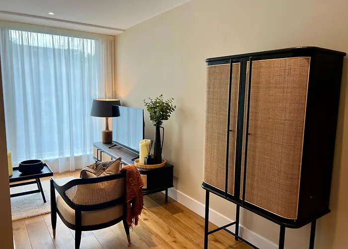 The Hackberry At Ryedale House Apartment *